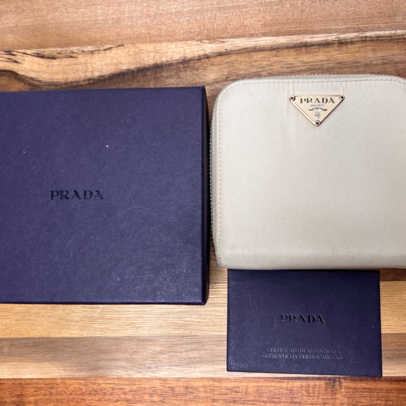 Vintage Authentic Prada Bi-fold Tessuto Gold Zip Wallet Made In Italy - Picture 5 of 13
